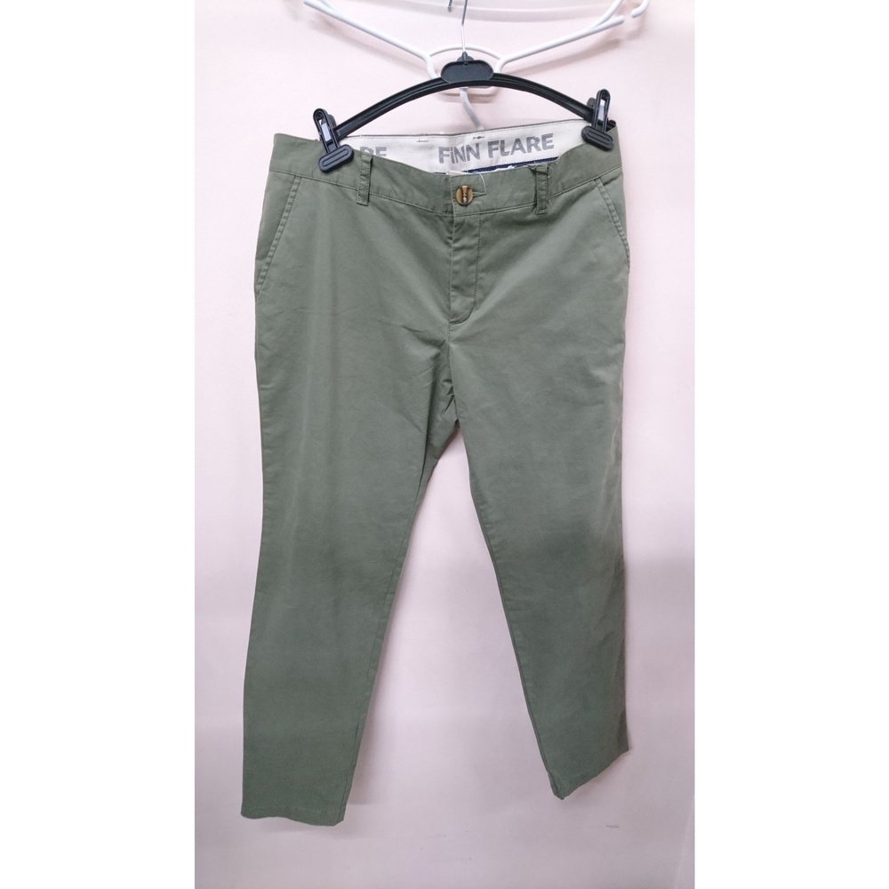 Chinos Women's Green EUC Flat front